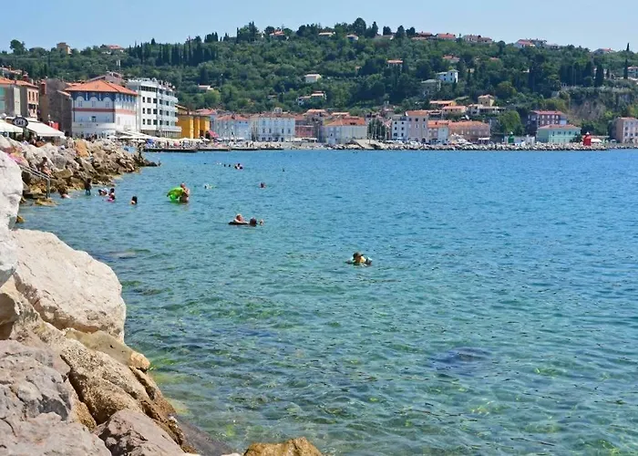 Lunaja アパート *